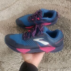 Brooks Cascadia 13 Blue and Pink Trail Shoes